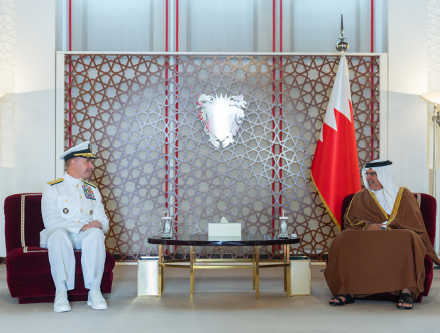 <p>Deputy King His Royal Highness Prince Salman bin Hamad Al Khalifa yesterday received US Central Command (CENTCOM) Commander Admiral Charles Cooper, and an accompanying delegation, at Riffa Palace.</p>
<p>HRH Prince Salman congratulated Admiral Cooper on his appointment as Commander of CENTCOM, wishing him success in his role.</p>
<p>He affirmed the strength of the strategic partnership between Bahrain and US, highlighting the mutual commitment to further advancing these ties and deepening the relationship across all levels.</p>